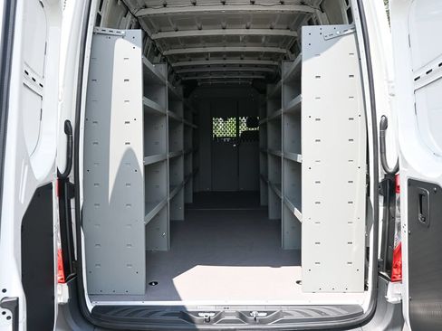 Used 2025 Mercedes-Benz Sprinter 2500 image 31