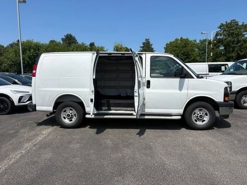 Used 2025 GMC Savana 2500 w/ Driver Convenience Package RWD image 10