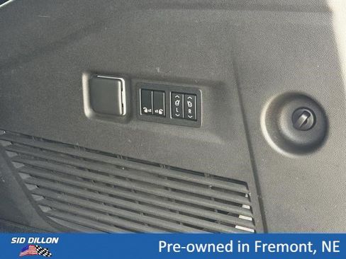 Used 2021 Chevrolet Suburban Premier w/ Premium Package AWD/4WD image 6