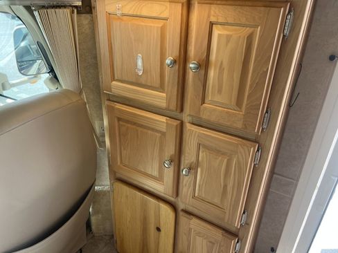 Used 2017 Ford E-450 and Econoline 450 Super Duty w/ Motorhome Prep Package RWD image 30
