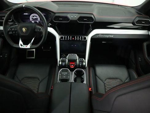 Used 2021 Lamborghini Urus image 13
