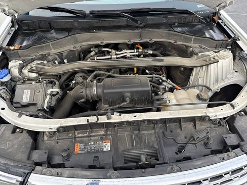 Used 2024 Ford Explorer Limited image 26