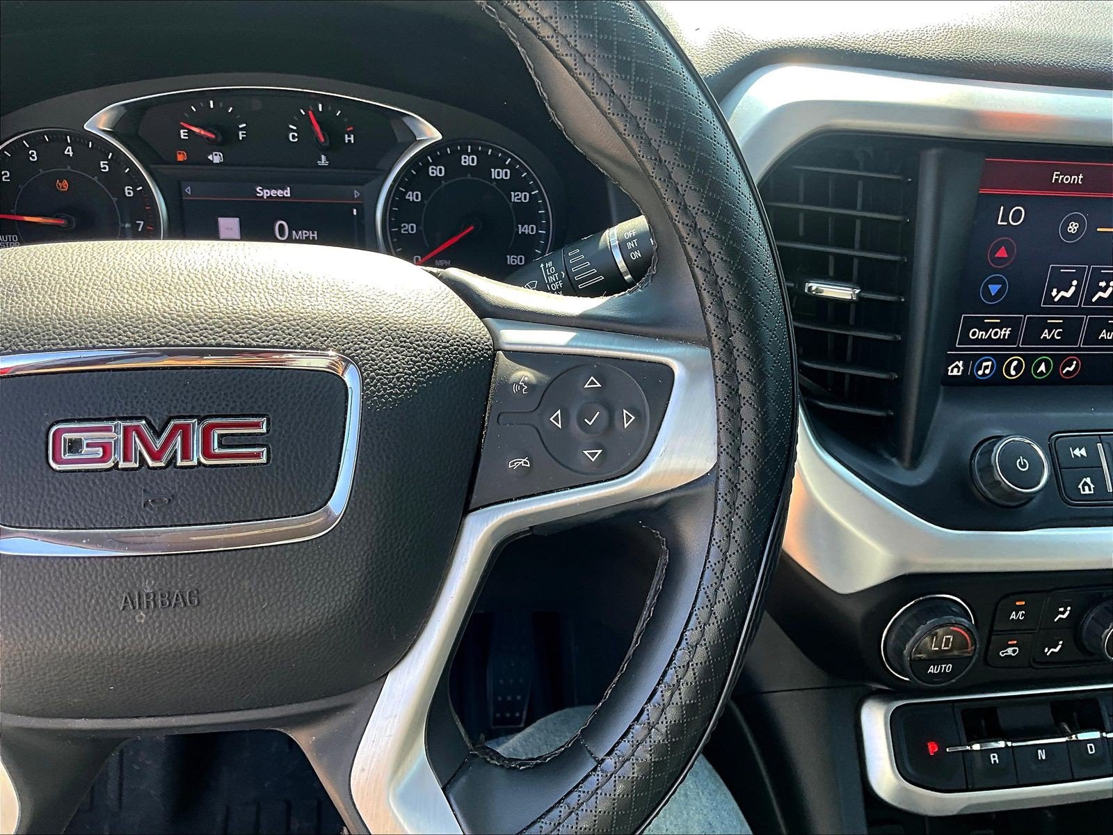 Used 2023 GMC Acadia SLT FWD image 12