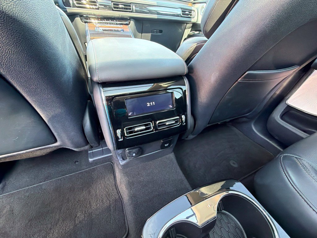Used 2025 Lincoln Aviator Reserve w/ Equipment Group 201A AWD/4WD image 19