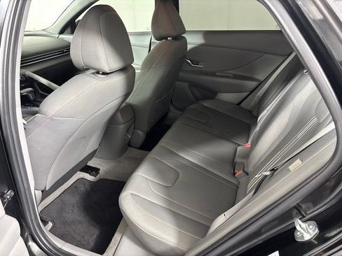 Used 2024 Hyundai Elantra SEL w/ Convenience Package FWD image 19