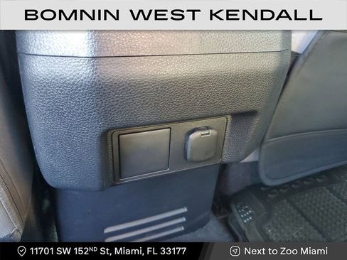 Used 2024 Toyota Tacoma Limited image 15