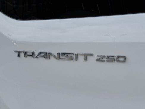 Used 2019 Ford Transit 250 130 Medium Roof RWD image 12