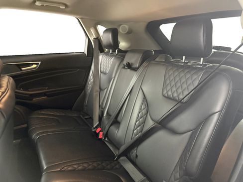 Used 2024 Ford Edge Titanium image 11