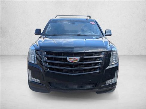 Used 2015 Cadillac Escalade Platinum image 2