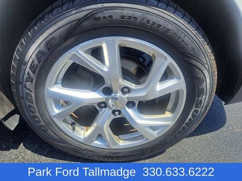 Used 2019 Chevrolet Equinox LT FWD image 8