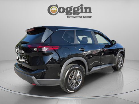 Used 2024 Nissan Rogue S FWD image 5