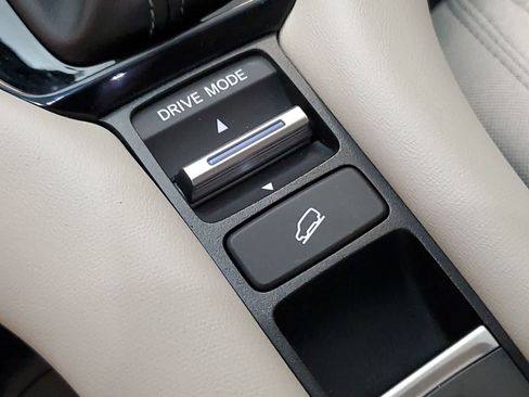 Certified 2026 Honda HR-V LX image 30