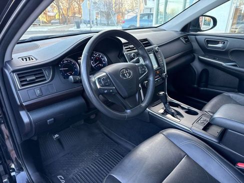Used 2017 Toyota Camry XLE image 10