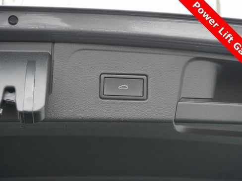 Used 2022 Volkswagen Atlas SEL image 8