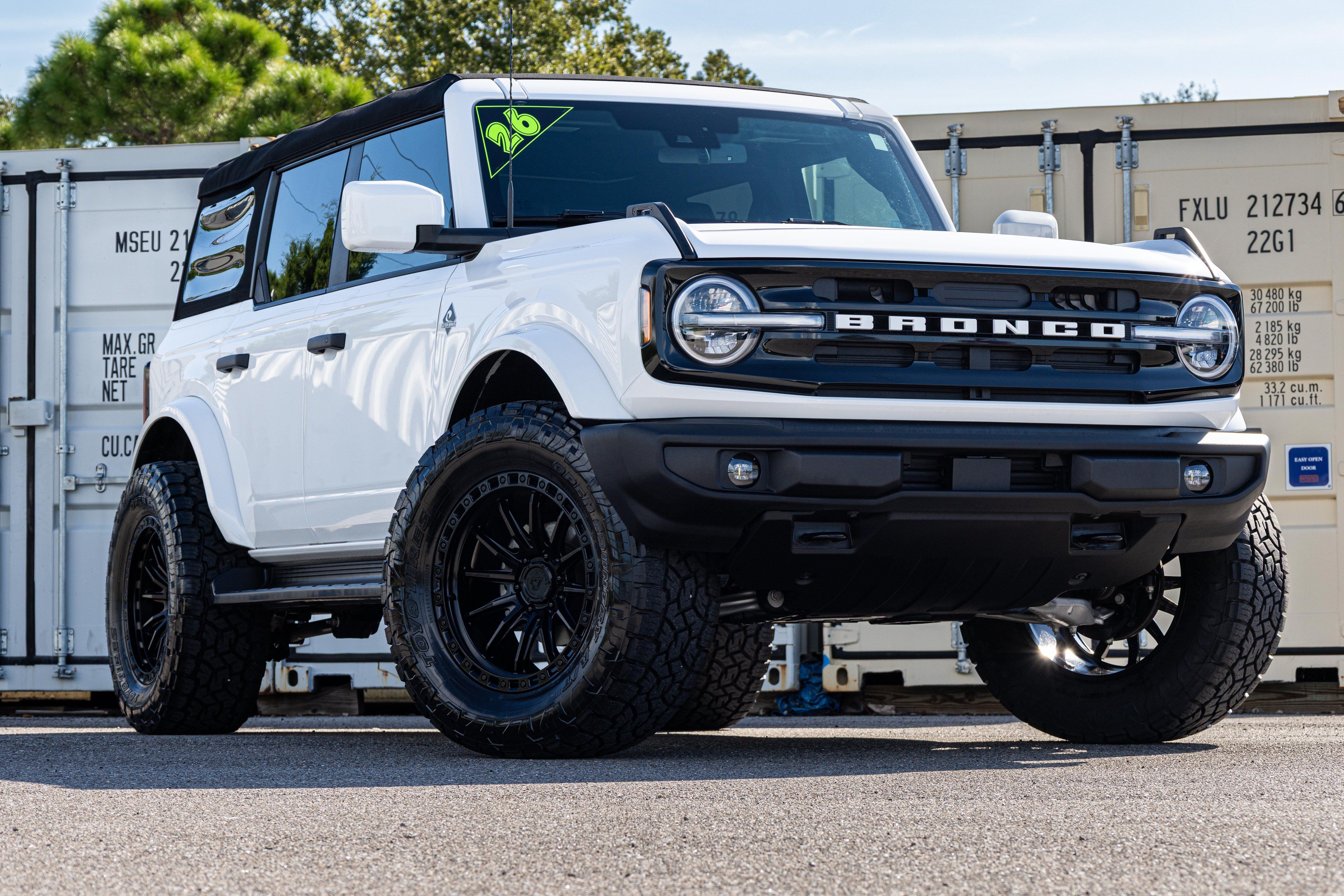 Used 2026 Ford Bronco Outer Banks AWD/4WD image 1
