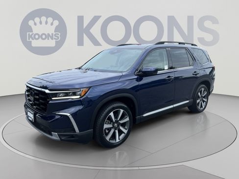 Used 2024 Honda Pilot Touring image 1