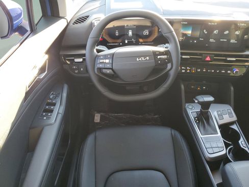 New 2026 Kia Sportage EX FWD image 10