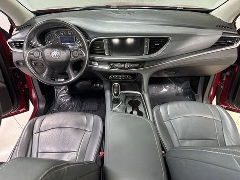 Used 2020 Buick Enclave Essence image 16