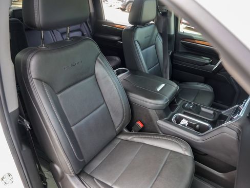 Used 2024 GMC Sierra 3500 Denali w/ Denali Reserve Package AWD/4WD image 27
