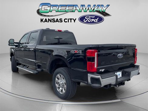 Used 2025 Ford F350 Lariat w/ Chrome Package image 5