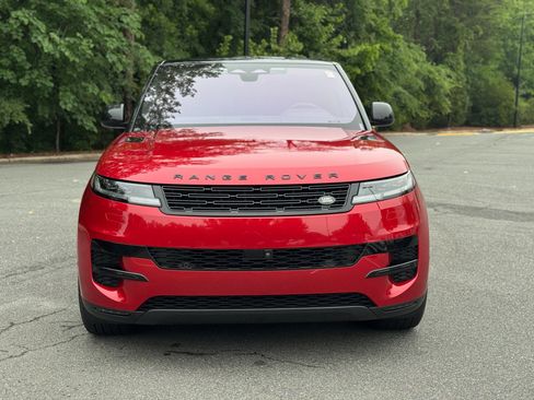 Used 2023 Land Rover Range Rover Sport SE AWD/4WD image 2
