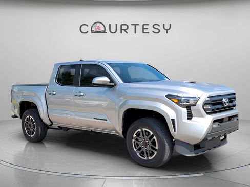 Certified 2025 Toyota Tacoma TRD Sport image 7