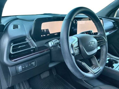 Certified 2025 Chevrolet Traverse Z71 w/ Driver Confidence Package AWD/4WD image 10