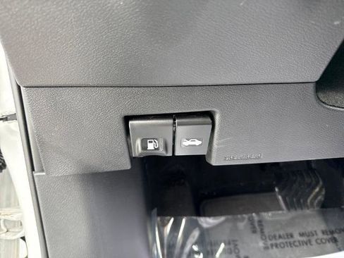 Certified 2024 Nissan Kicks SV image 21