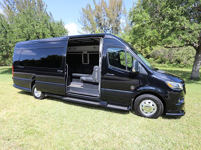 Used 2023 Mercedes-Benz Sprinter 3500 image 21