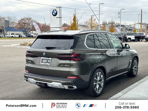 New 2026 BMW X5 xDrive50e image 7
