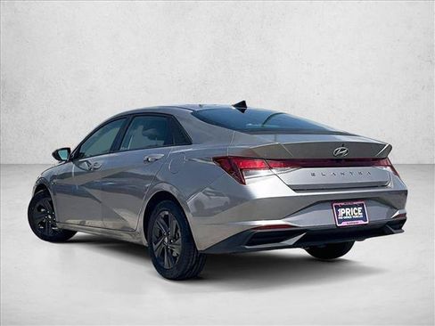 Used 2022 Hyundai Elantra SEL w/ Cargo Package FWD image 13