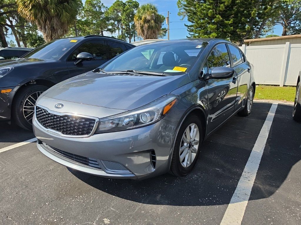 Used 2017 Kia Forte S FWD image 6