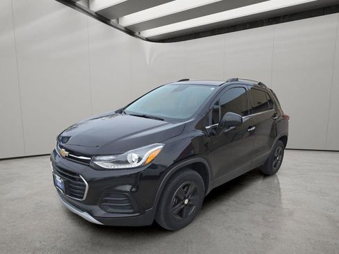 Used 2019 Chevrolet Trax LT w/ LT Convenience Package image 1