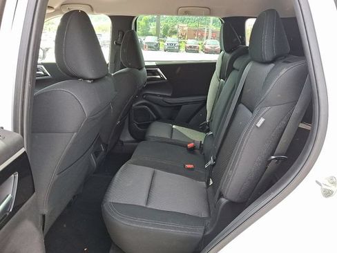 Used 2023 Mitsubishi Outlander ES FWD image 10