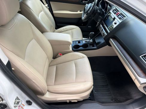 Used 2016 Subaru Outback 2.5i Limited AWD/4WD image 10