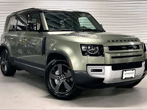 Used 2025 Land Rover Defender 110 S AWD/4WD image 12
