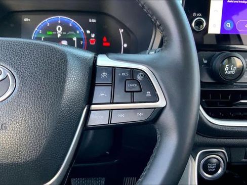 Certified 2024 Toyota Grand Highlander XLE image 24