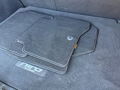 Used 2022 Kia Niro LXS w/ Digital Cluster Package FWD image 23