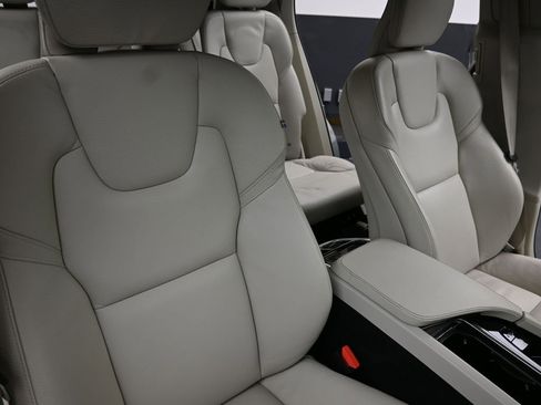 Certified 2024 Volvo XC90 B5 Plus w/ Protection Package Premier image 14