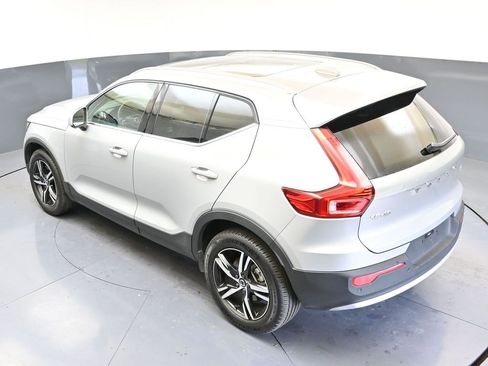 Certified 2025 Volvo XC40 B5 Core image 38