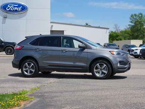 Used 2024 Ford Edge SEL w/ Convenience Package AWD/4WD image 2