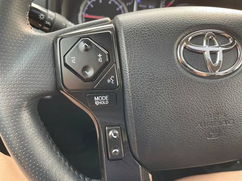 Used 2020 Toyota 4Runner TRD Off-Road Premium w/ Moonroof Package AWD/4WD image 25