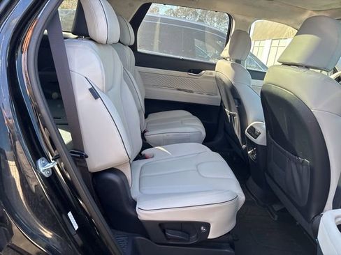 Used 2023 Hyundai Palisade Calligraphy image 9