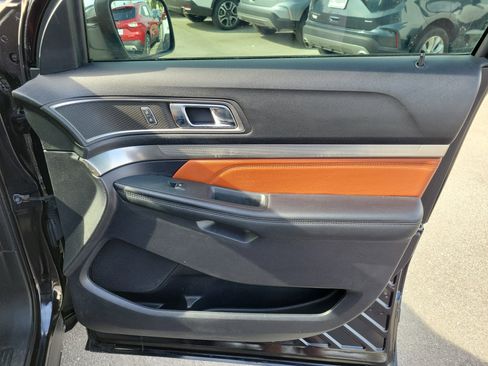 Certified 2019 Ford Explorer XLT w/ Equipment Group 202A image 29