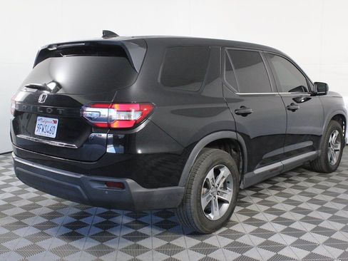 Used 2023 Honda Pilot EX-L image 4