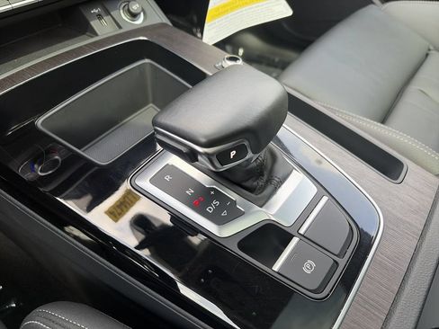 Used 2024 Audi Q5 2.0T Premium AWD/4WD image 29
