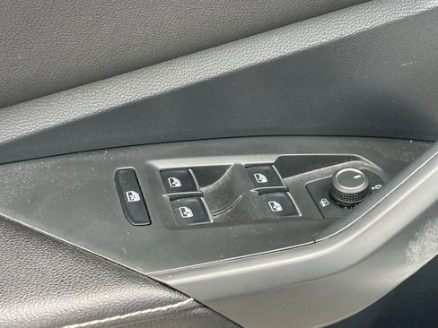 Used 2023 Volkswagen Jetta Sport image 6