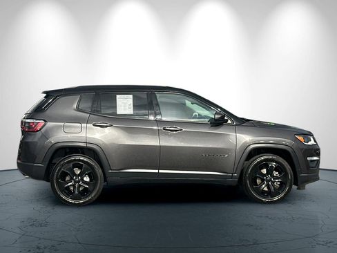 Used 2020 Jeep Compass Latitude AWD/4WD image 3