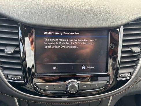 Used 2022 Chevrolet Trax LT w/ LT Convenience Package image 22