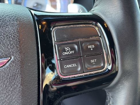 Used 2014 Chrysler 300 S AWD/4WD image 19